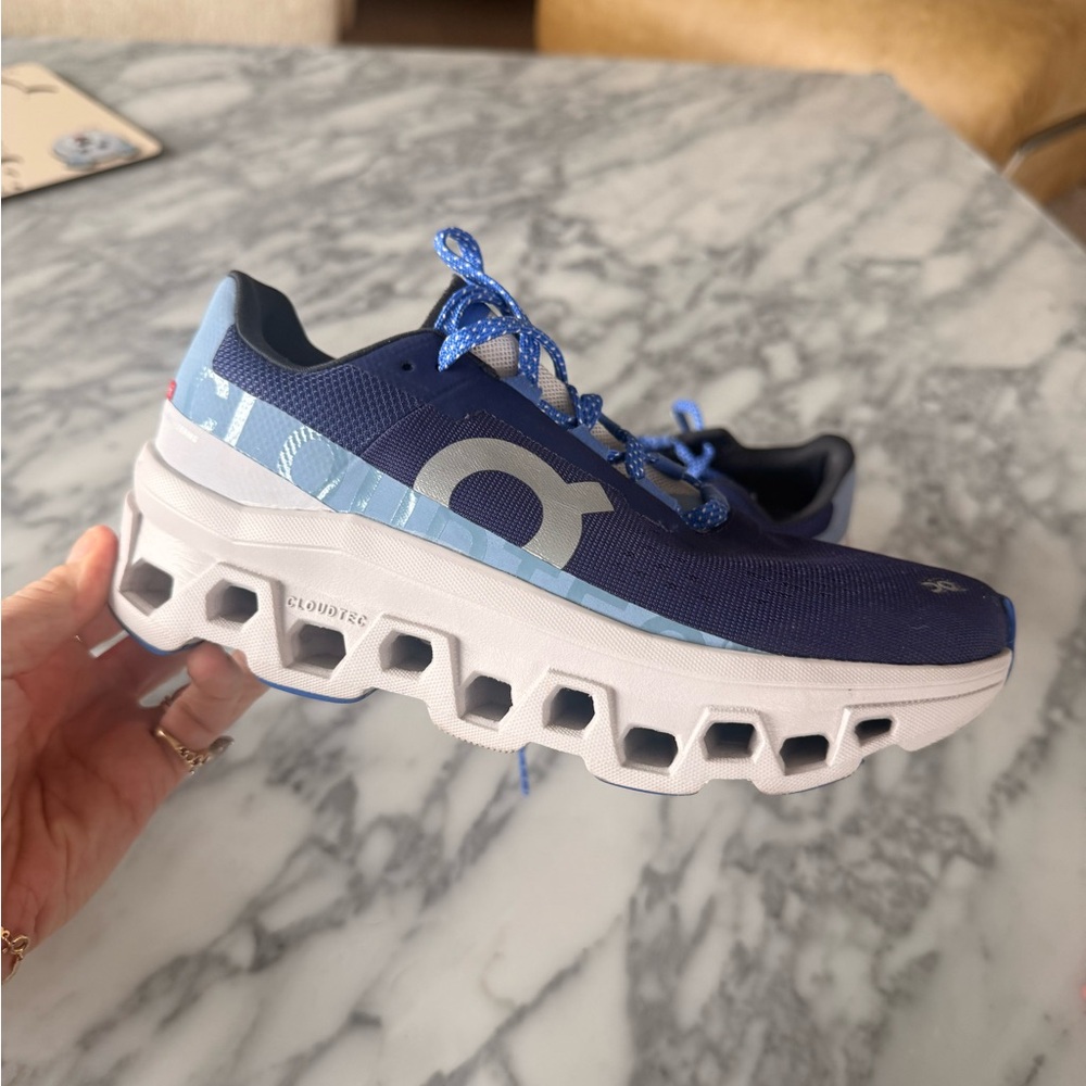 On cloudtec sneakers in blue - Picture 2 of 5